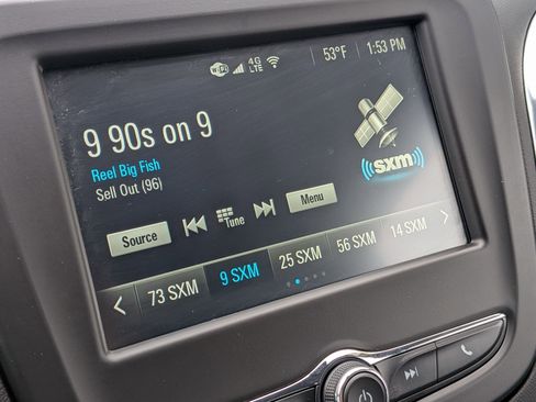 Used 2018 Chevrolet Equinox LT image 20