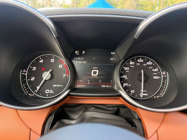 Used 2018 Alfa Romeo Giulia Ti Sport w/ Quick Order Package 22S Sport AWD/4WD image 3