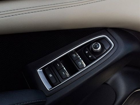 Used 2019 Subaru Ascent Limited image 17