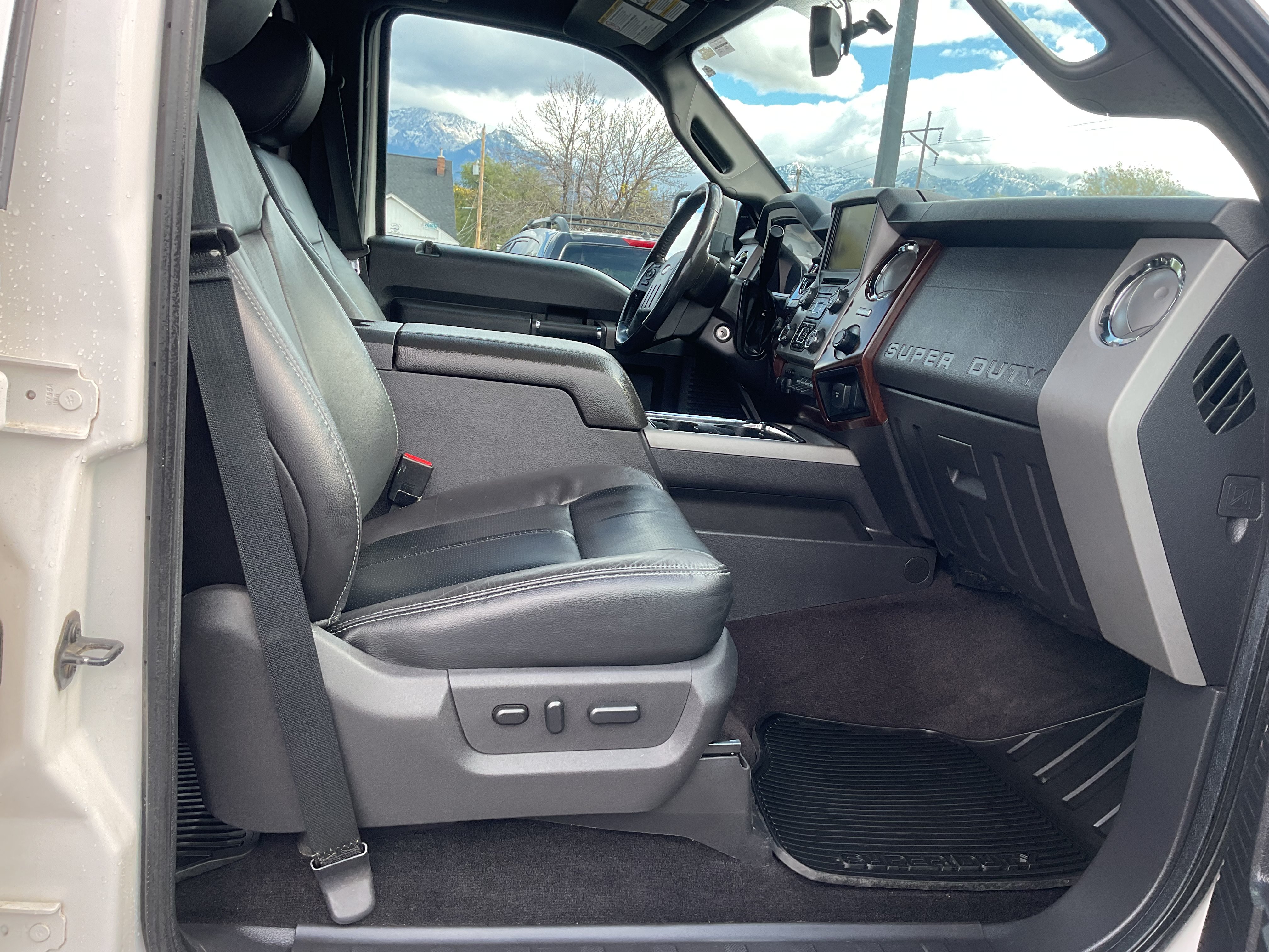 Used 2016 Ford F250 Lariat w/ Lariat Ultimate Package AWD/4WD image 17