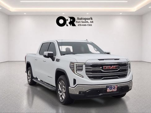 Used 2022 GMC Sierra 1500 SLT AWD/4WD image 1