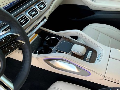 New 2026 Mercedes-Benz GLS 450 4MATIC image 8