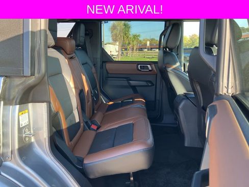 Used 2024 Ford Bronco Outer Banks image 13