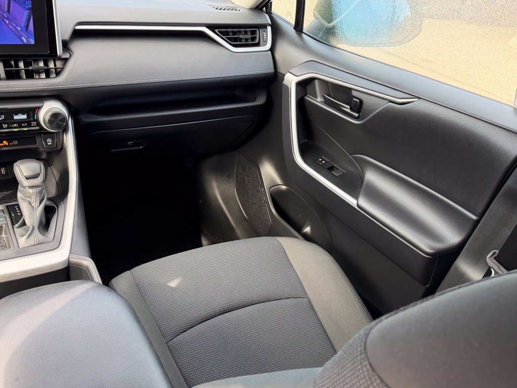 Certified 2025 Toyota RAV4 LE FWD image 20