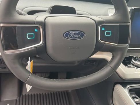 New 2025 Ford Expedition Active image 13