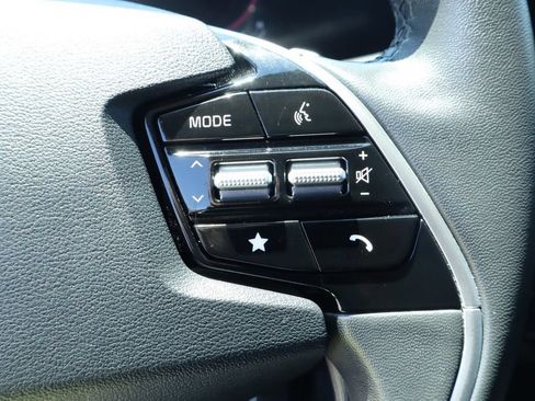 Used 2025 Kia Niro EX Touring FWD image 23