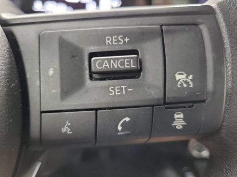 Used 2025 Nissan Kicks SV FWD image 25