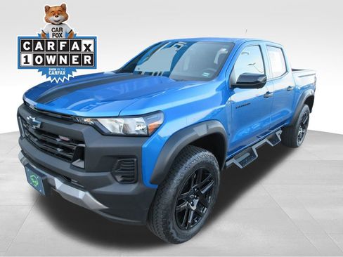 Certified 2024 Chevrolet Colorado Trail Boss w/ Technology Package AWD/4WD image 1