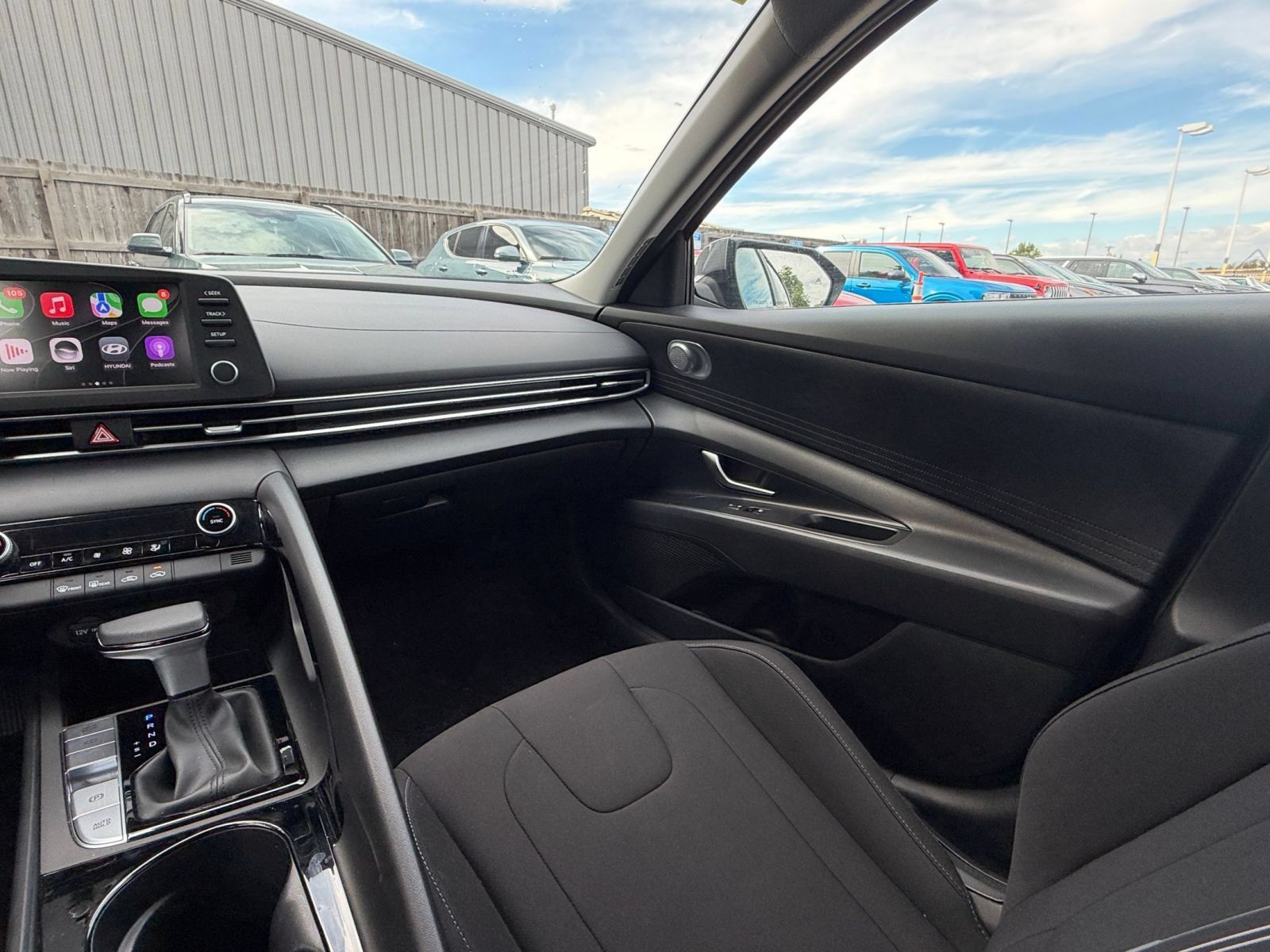 Used 2026 Hyundai Elantra Hybrid FWD image 34