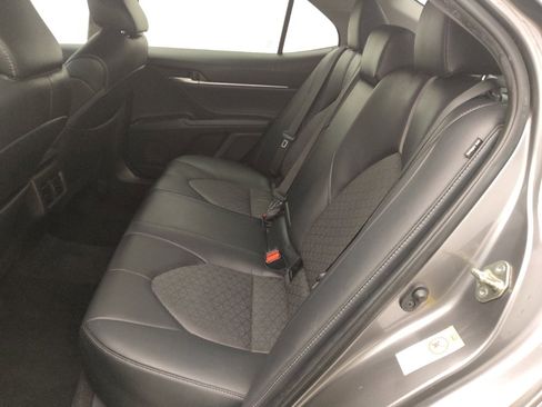Used 2018 Toyota Camry XSE FWD image 18