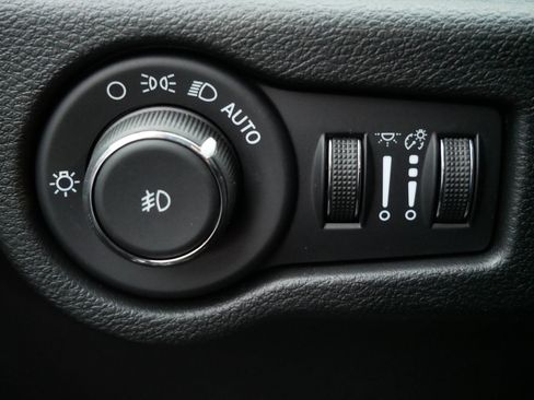 New 2026 Chrysler Pacifica Select image 14