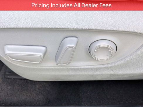 Certified 2024 Toyota Highlander XLE FWD image 22
