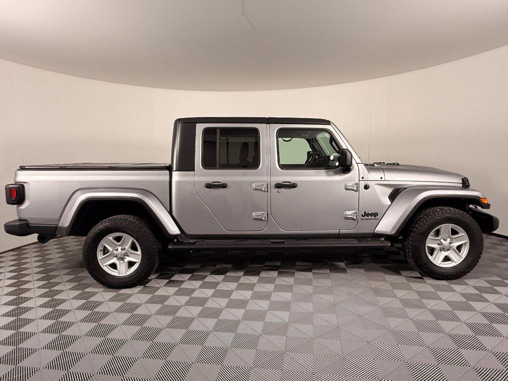 Used 2021 Jeep Gladiator Sport AWD/4WD image 7