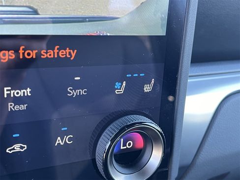 Used 2024 Lexus GX 550 image 24