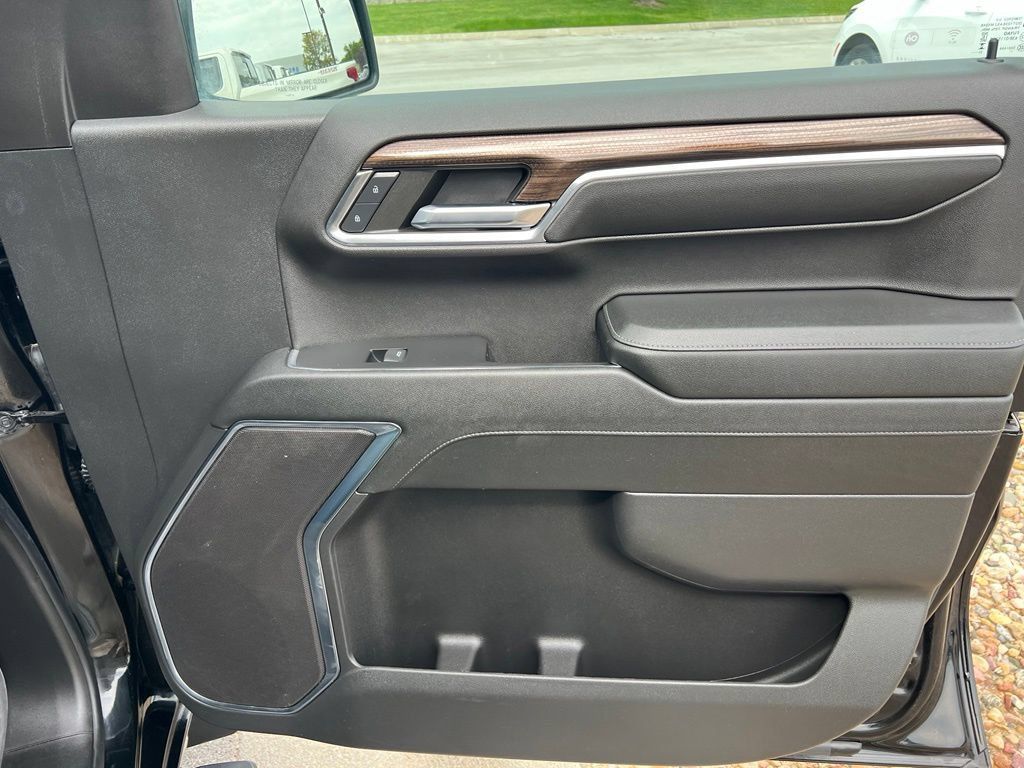 Used 2024 Chevrolet Silverado 1500 LT AWD/4WD image 25
