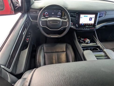 Used 2023 Jeep Wagoneer 4WD image 9