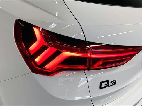 Certified 2025 Audi Q3 2.0T Premium Plus w/ Premium Plus Package image 32