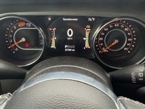 Used 2022 Jeep Wrangler Unlimited Sahara w/ Cold Weather Group AWD/4WD image 2