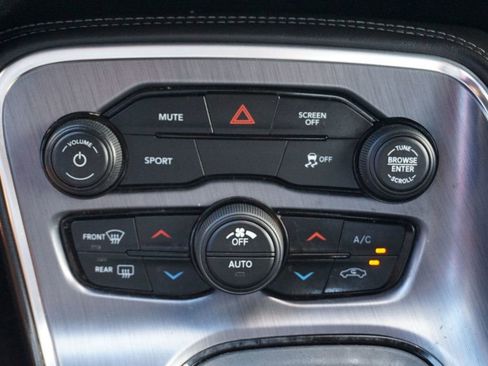 Used 2017 Dodge Challenger SXT image 31