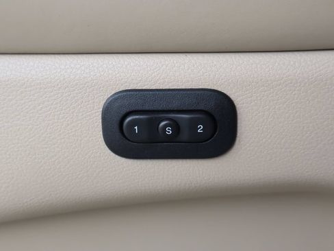 Used 2018 Jeep Grand Cherokee Overland AWD/4WD image 15