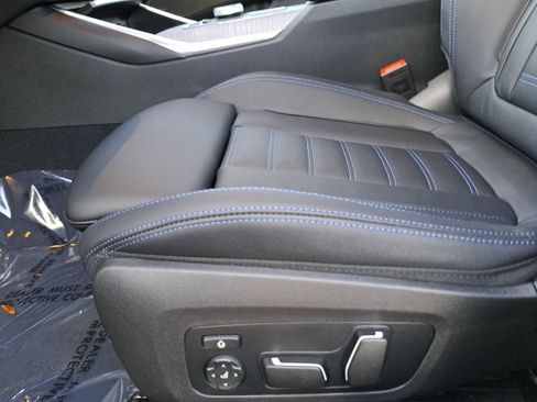 New 2026 BMW 330i Sedan w/ M Sport Package image 29