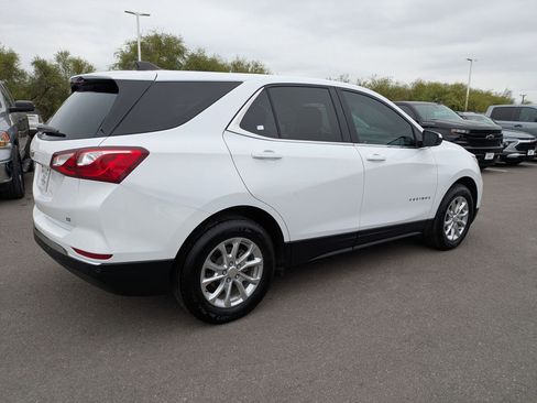 Used 2021 Chevrolet Equinox LT image 2
