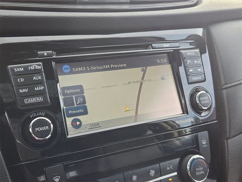 Used 2017 Nissan Rogue SV w/ Sun & Sound Touring Package image 25