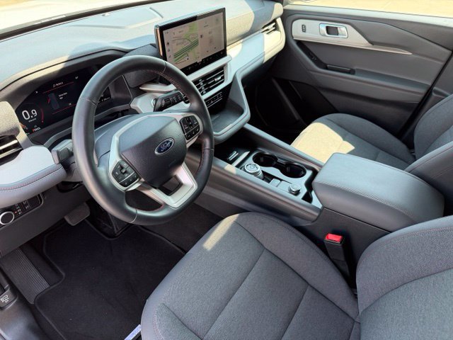 Certified 2025 Ford Explorer Active RWD image 13