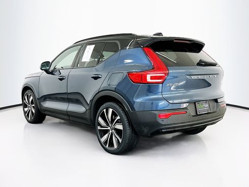 Used 2022 Volvo XC40 P8 Recharge Plus image 5