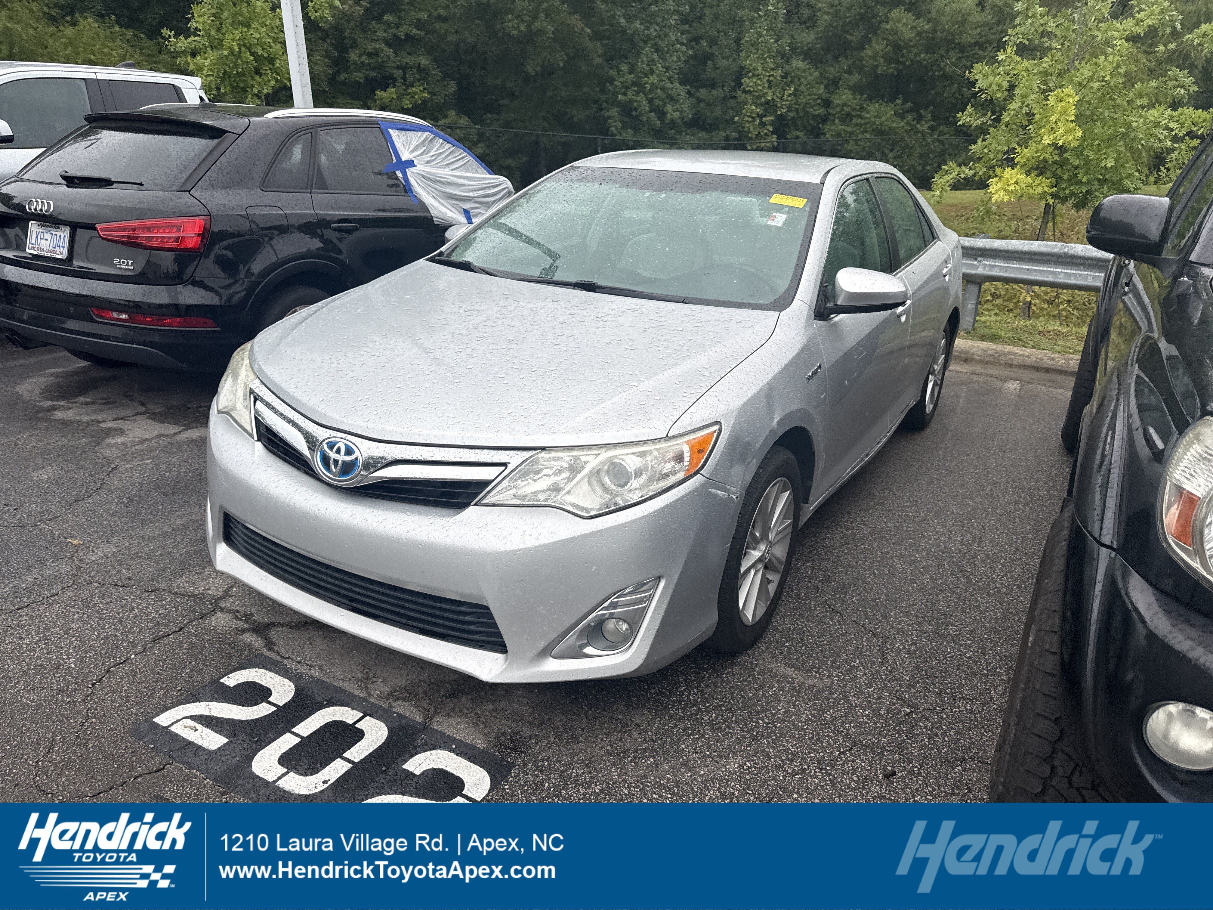 Used 2012 Toyota Camry XLE w/ Convenience Pkg FWD image 1