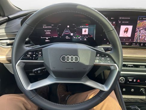 Used 2025 Audi Q5 Premium Plus AWD/4WD image 10