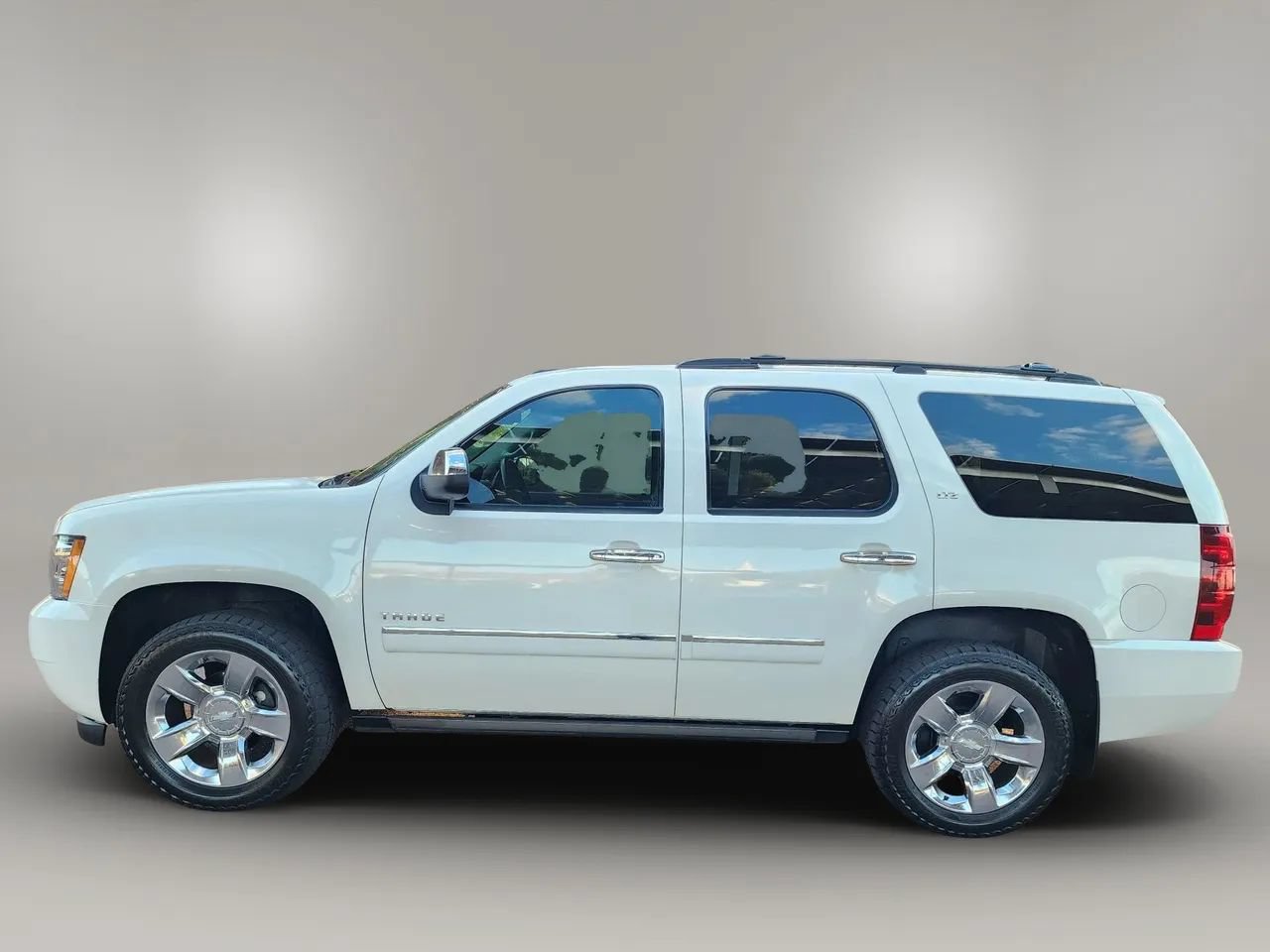Used 2012 Chevrolet Tahoe LTZ AWD/4WD image 9