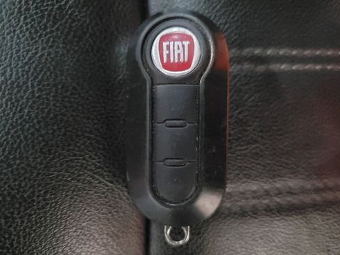 Used 2017 FIAT 500 Lounge image 32