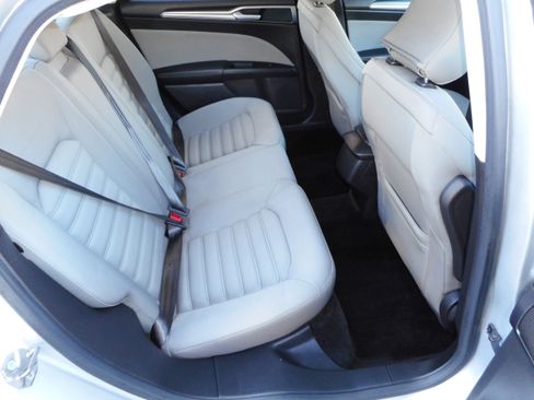 Used 2015 Ford Fusion S image 23