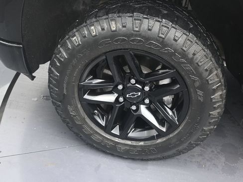 Used 2023 Chevrolet Silverado 1500 Custom Trail Boss AWD/4WD image 9