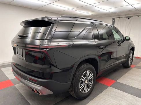Used 2025 Chevrolet Traverse LT AWD/4WD image 5