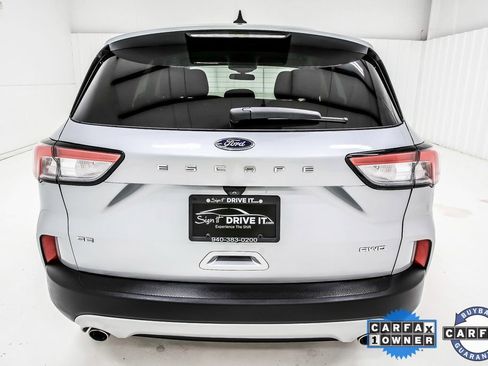 Used 2022 Ford Escape SE image 5