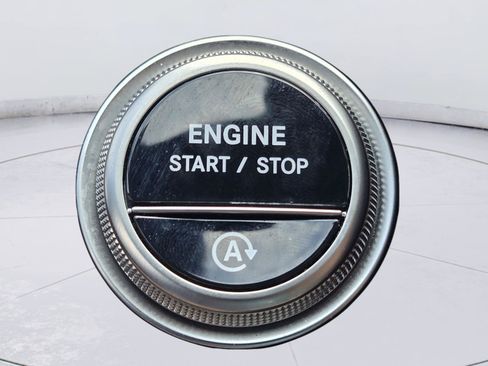 Used 2025 Mercedes-Benz C 300 Sedan image 19