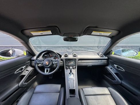 Certified 2024 Porsche 718 Cayman RWD image 6