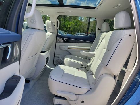 New 2026 Buick Enclave Avenir w/ Super Cruise Package image 11