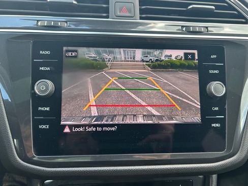 Certified 2023 Volkswagen Tiguan SE R-Line FWD image 13