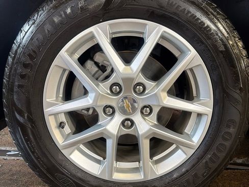 Used 2024 Chevrolet Equinox LT AWD/4WD image 11