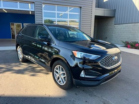 Used 2024 Ford Edge SEL w/ Convenience Package AWD/4WD image 3