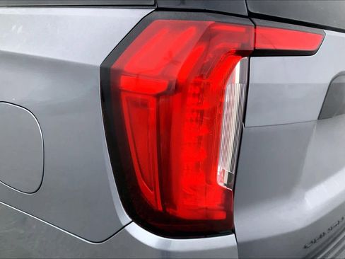 Used 2021 GMC Yukon XL Denali image 27
