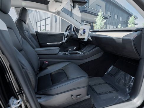 Used 2022 Tesla Model Y Performance AWD/4WD image 19