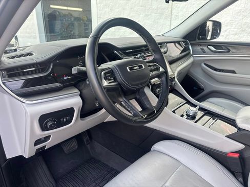 Certified 2022 Jeep Grand Cherokee L Overland w/ Advanced Protech Group III AWD/4WD image 11