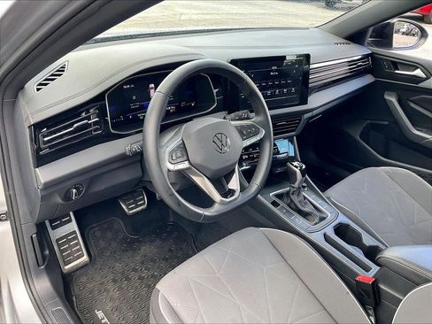 Used 2025 Volkswagen Jetta Sport FWD image 8