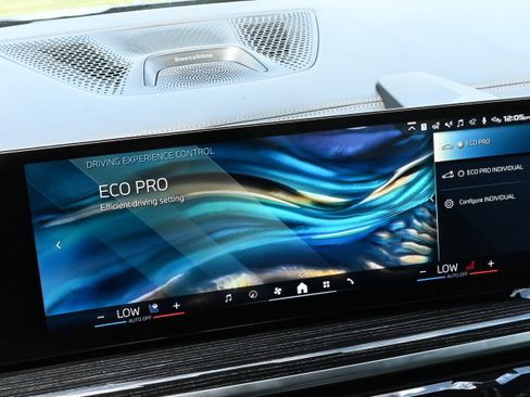 Certified 2025 BMW X6 M60i AWD/4WD image 34