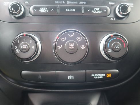 Used 2016 Kia Soul + image 63