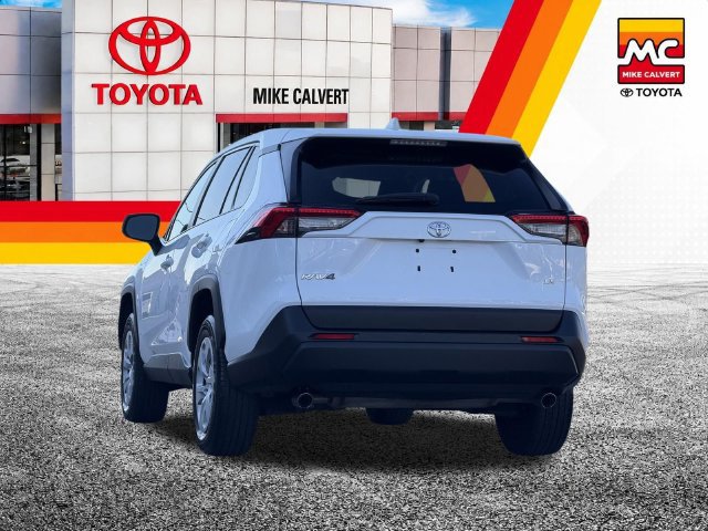 Used 2024 Toyota RAV4 LE FWD image 6
